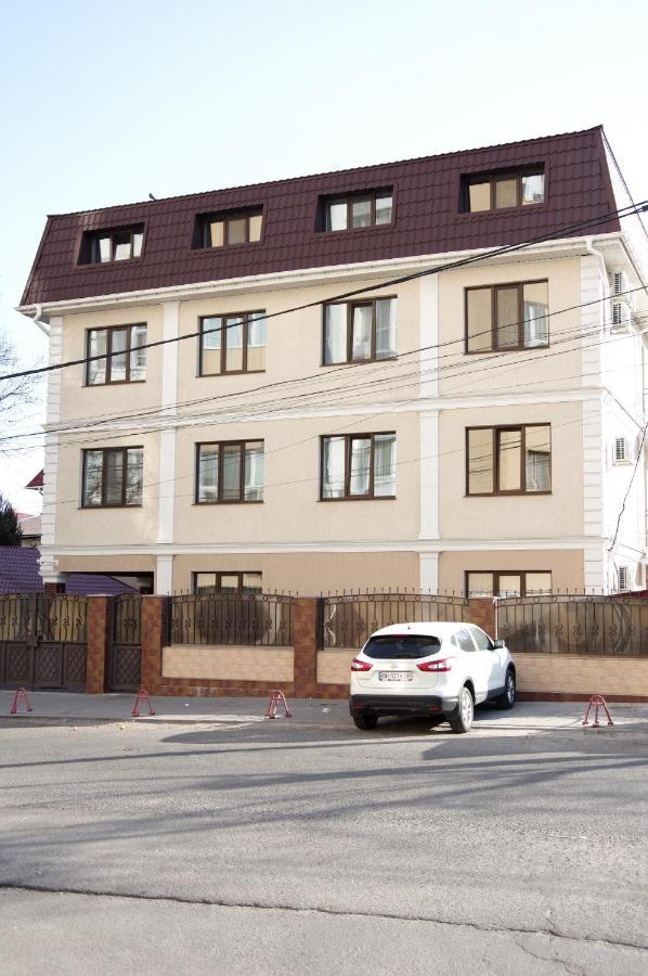 Chiernomorskie Apartamenty Odesa Exterior foto