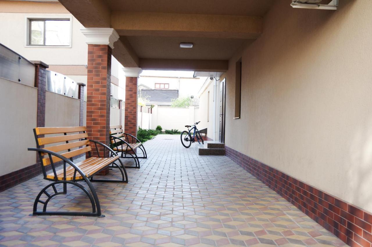 Chiernomorskie Apartamenty Odesa Exterior foto
